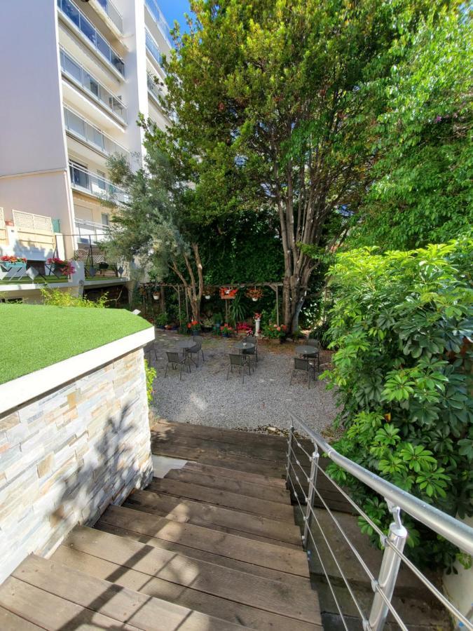 Brit Hotel Colbert Juan-les-Pins Buitenkant foto