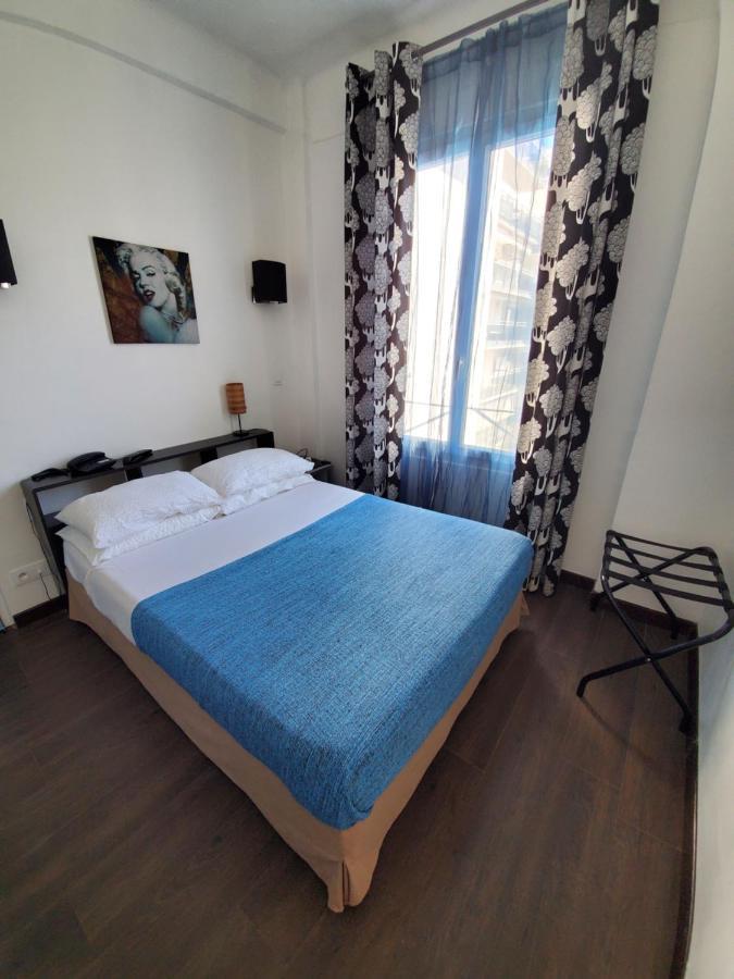 Brit Hotel Colbert Juan-les-Pins Buitenkant foto