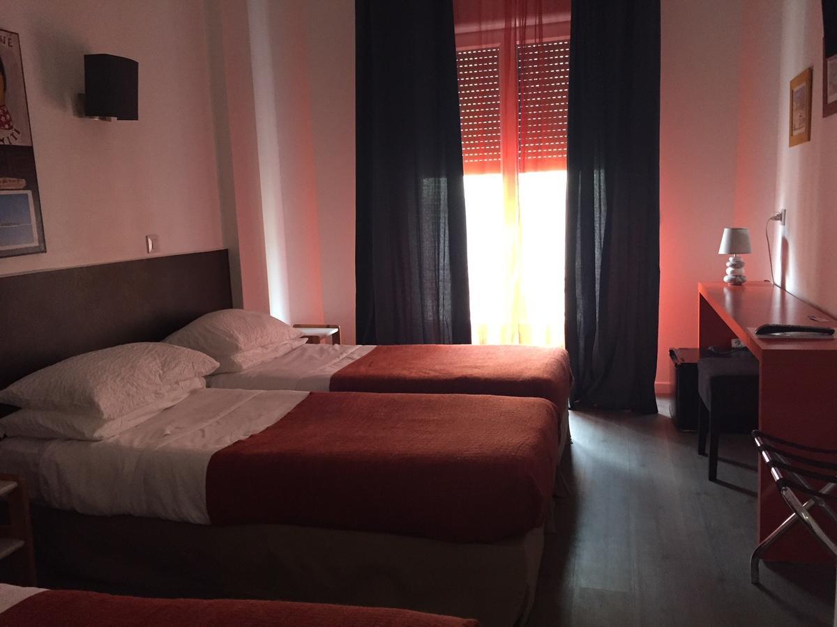Brit Hotel Colbert Juan-les-Pins Buitenkant foto