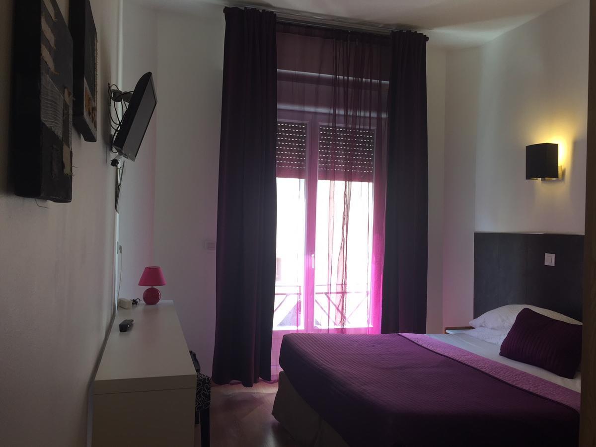Brit Hotel Colbert Juan-les-Pins Buitenkant foto