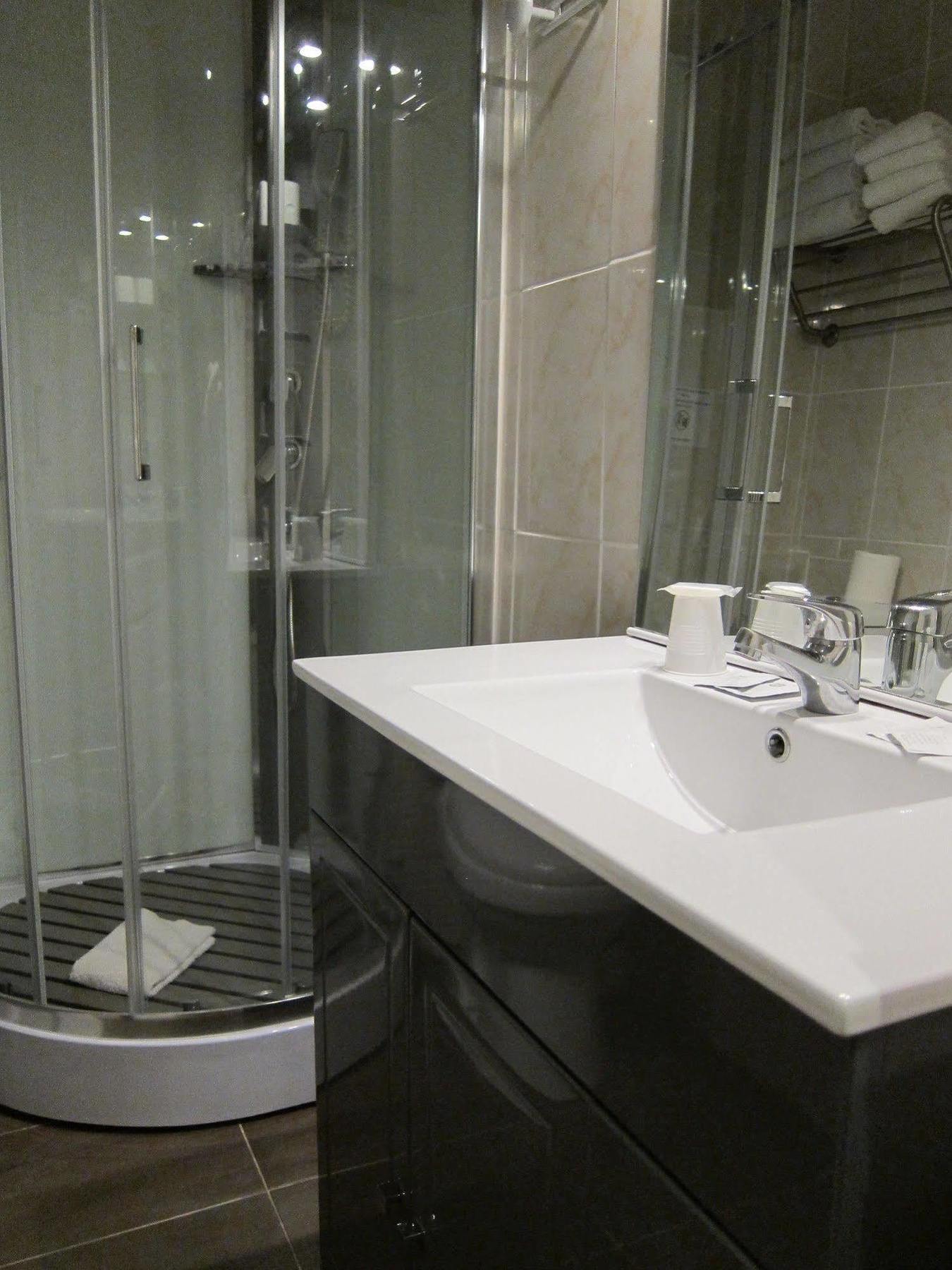 Brit Hotel Colbert Juan-les-Pins Buitenkant foto