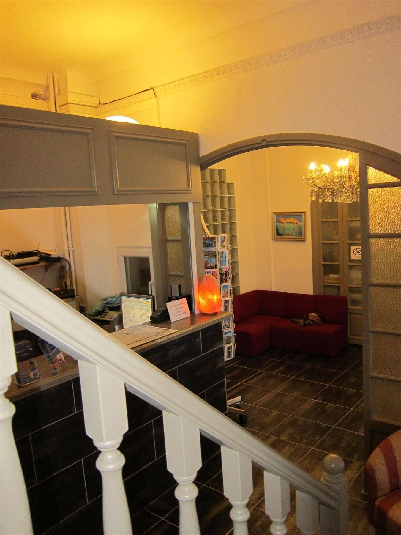 Brit Hotel Colbert Juan-les-Pins Buitenkant foto