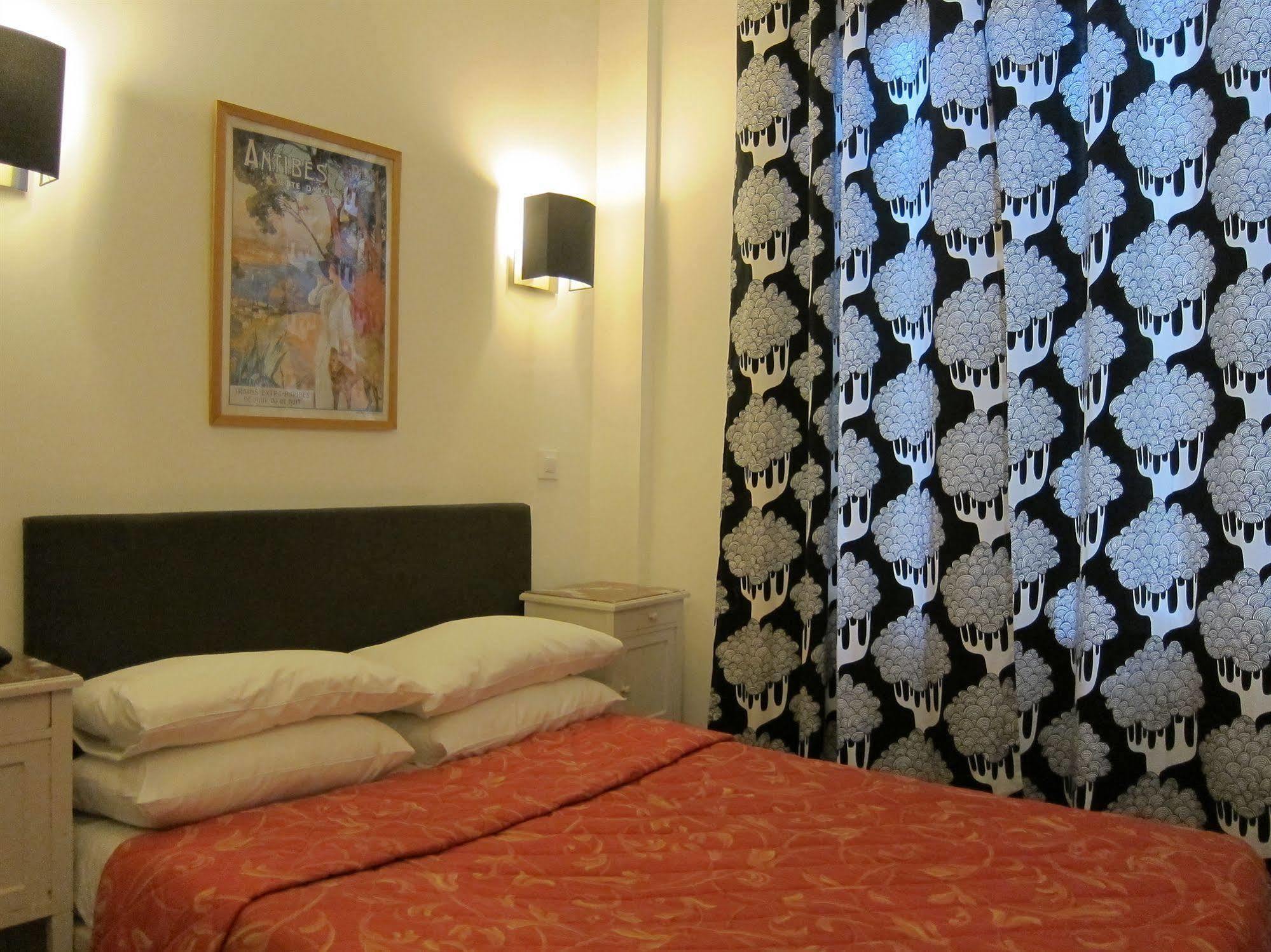 Brit Hotel Colbert Juan-les-Pins Buitenkant foto