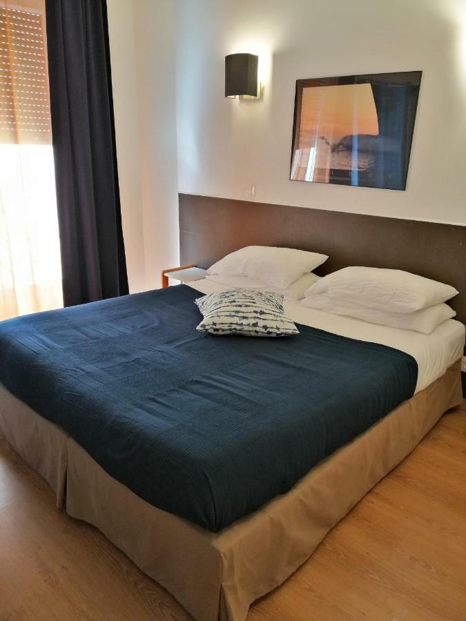Brit Hotel Colbert Juan-les-Pins Buitenkant foto